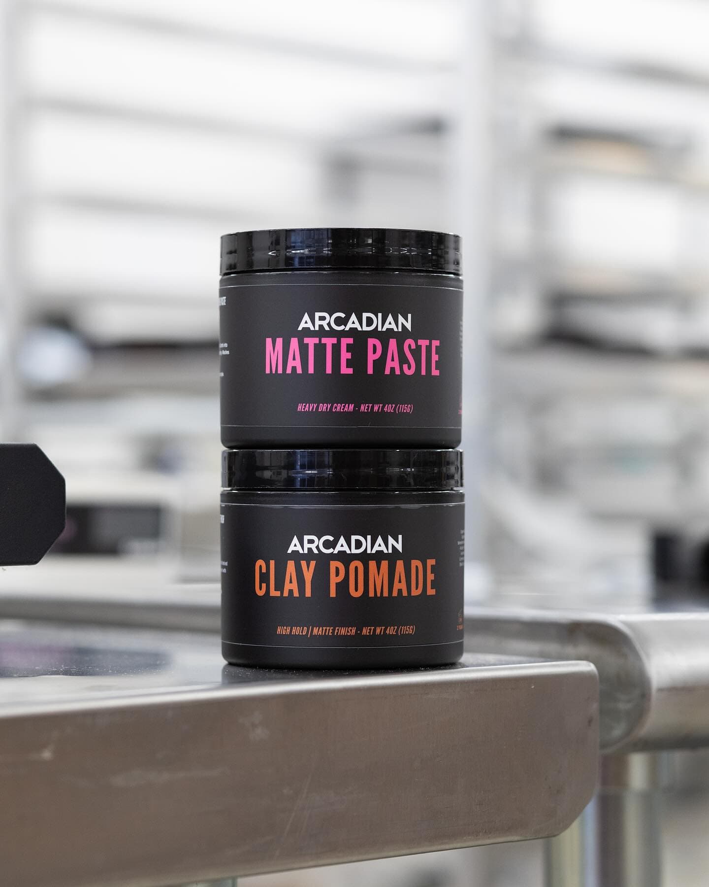 Paste, clay or hair powder? How to choose styling by hair type